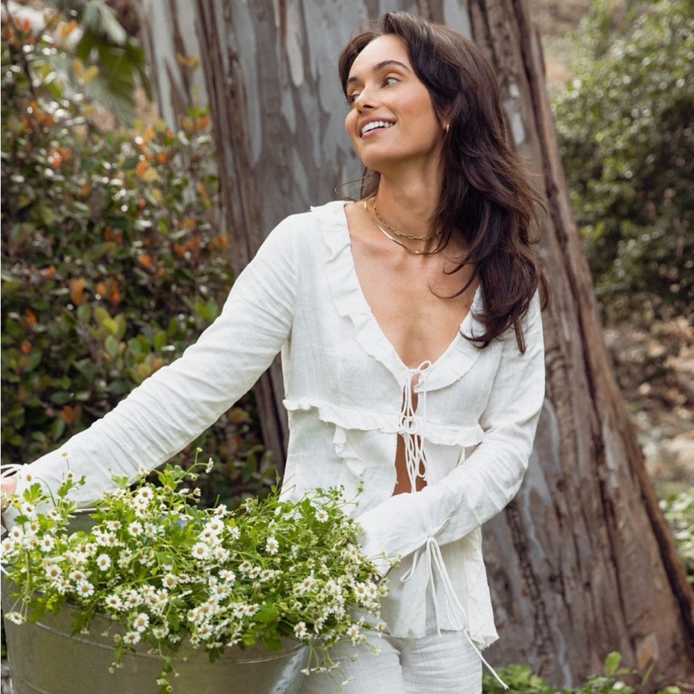 H&M White Ruffled Linen Tie Front Blouse